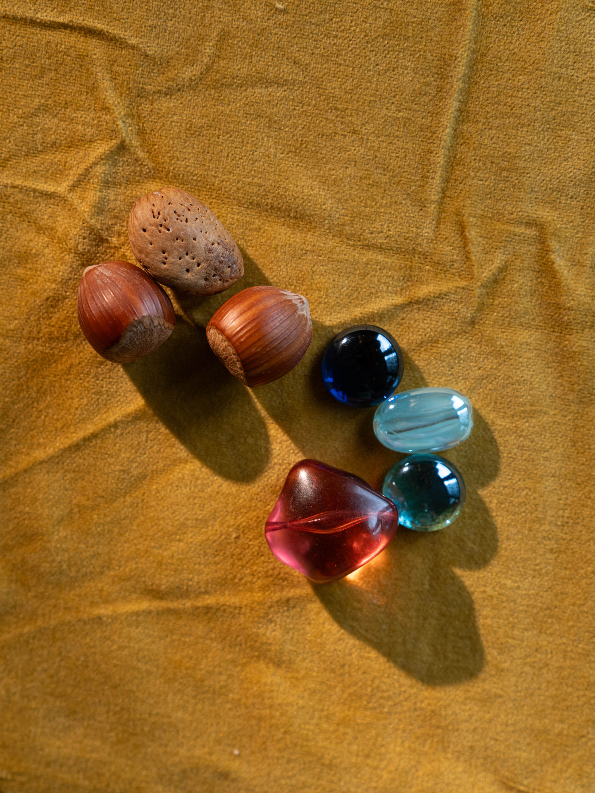 7 - Marbles and nuts used by Viola in systemic therapeutic settings with foster families a.jpg